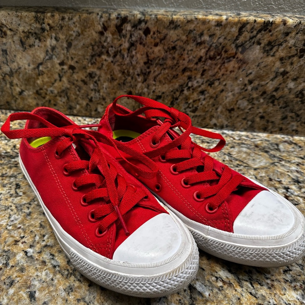 Red Pre-loved Converse platforms